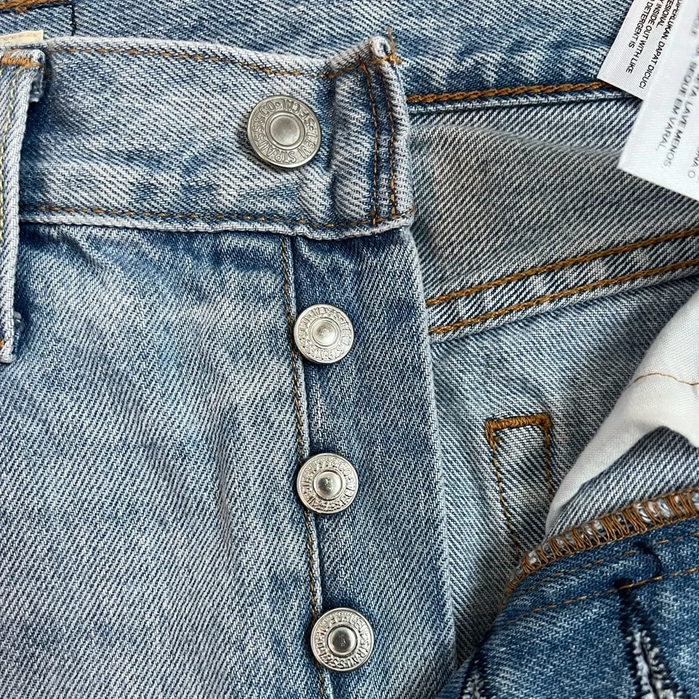 Levi’s Denim Skirt - Picture 4 of 4